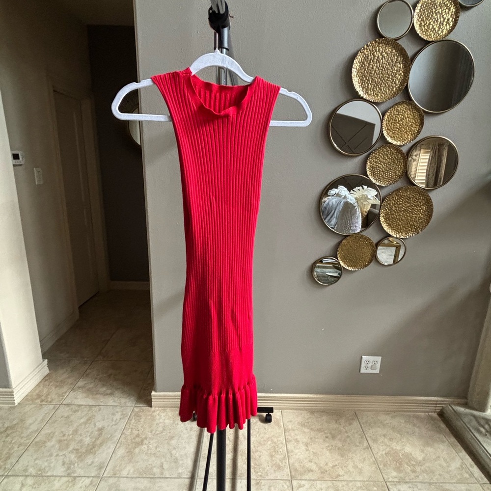Elegant Red Sleeveless Dress
